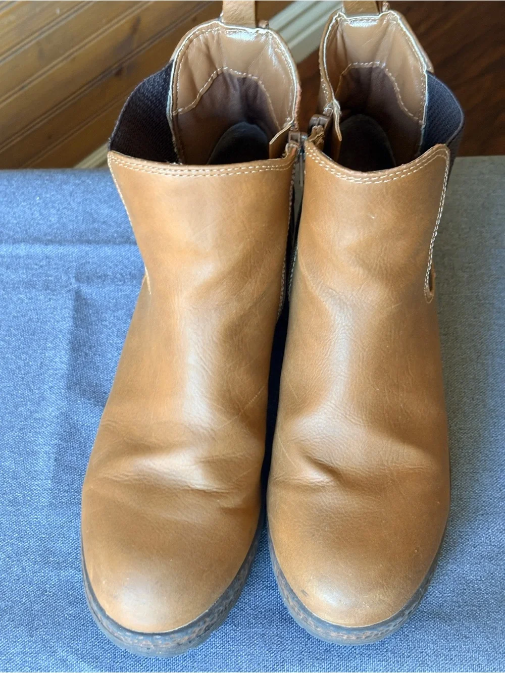 ANDIAMO Kelsey Tan Brown Leather Lug Sole Chelsea Boots Size 7.5